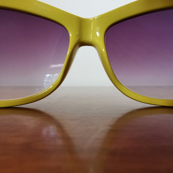 Yellow Retro Wayfarer Style Sunglasses Purple Lens - Picture 9 of 9